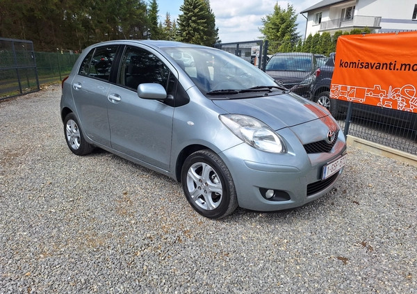 Toyota Yaris cena 20900 przebieg: 204000, rok produkcji 2010 z Wronki małe 137